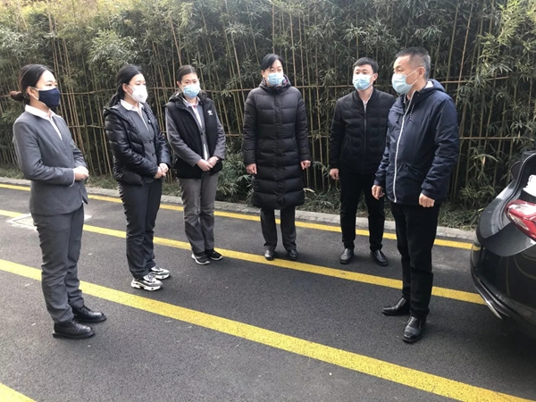 三箭物業(yè)人在一線，防疫工作進(jìn)行時(shí)2.jpg