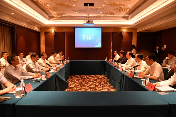 市中區(qū)政府、中國鐵塔山東省分公司、山東三箭集團舉行項目合作簽約儀式